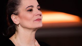 Maia Morgenstern s-a izolat la domiciliu din cauza pandemiei de coronavirus! Actrița s-a filmat în timp de a dat cu aspiratorul: „Voi încerca să-mi gestionez frica, nerăbdarea!” VIDEO