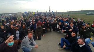 3.500 de români, blocați la graniță. Ce se întâmplă cu oamenii în aceste momente