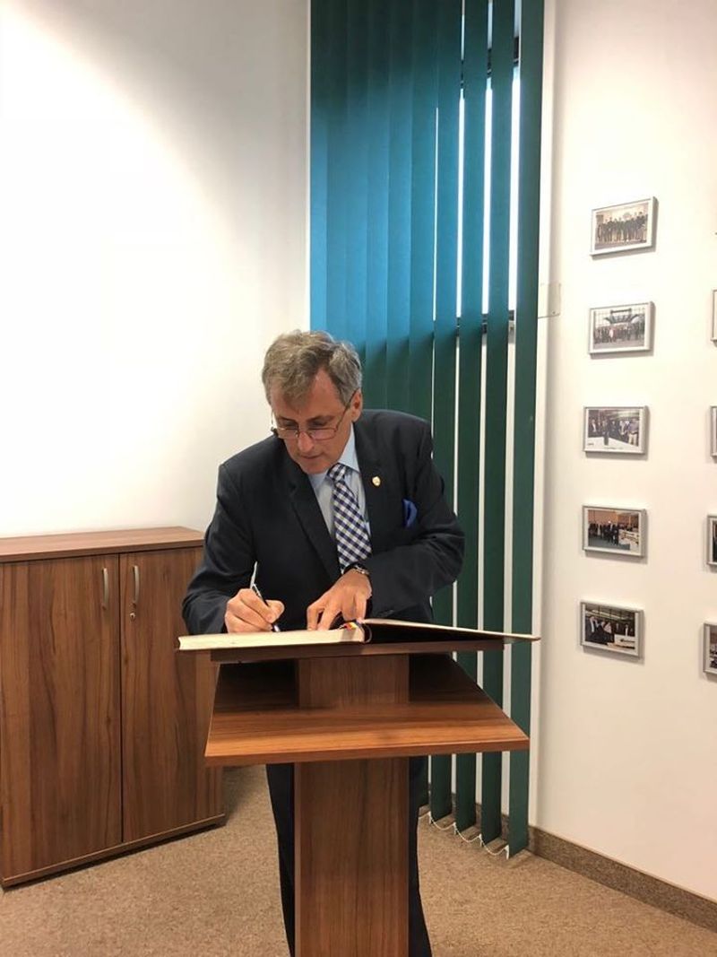 din partea ministrului de Interne Marcel Vela