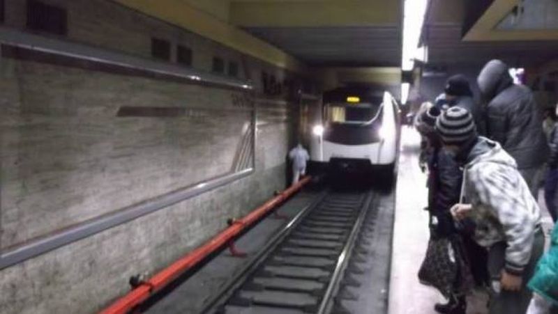 Metrorex anunţă reducerea numărului de trenuri