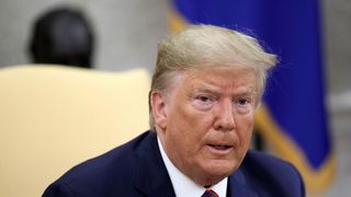 Donald Trump: O izolare prelungită ar putea ”distruge” ţara