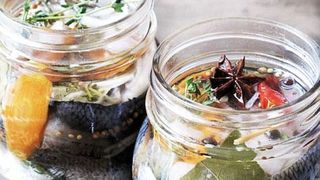 Macrou marinat. O rețetă perfectă pentru Buna Vestire: E dezlegare la pește