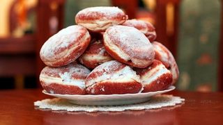 gogosi umplute cu gem sau dulceata Reteta