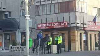 Povestea călărețului cu mască chirurgicală de pe străzile Iașului