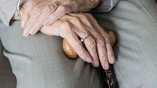 Îndemn șocant în Elveția: Bătrânii să înceapă să își pregătească testamentele