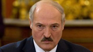 În plină pandemie de coronavirus, preşedintele Belarusului a jucat un meci de hochei pe gheaţă: „Aici nu sunt virusuri”