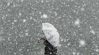 Val de aer polar peste Rom&acirc;nia: Cod galben de ninsori și viscol!