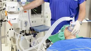 Detalii neștiute despre cei trei pacienți, infectați cu coronavirus, decedați în această seară