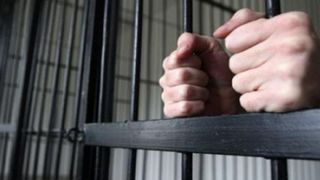 S-a spânzurat în arestul Poliţiei!