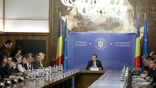 Guvernul va aproba normele metodologice pentru OUG care prevede suspendarea plăţii ratelor