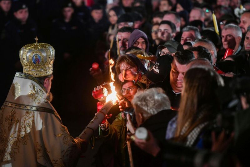 Paste 2020 - Noaptea deInviere 2020 slujba biserica