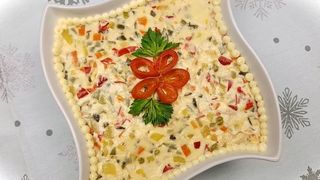 Salata de boeuf. Elementul important de pe masa de Paște