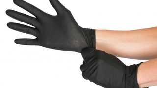 &rdquo;Mănușile sunt o capcană&rdquo; - Avertismentul medicului Virgil Musta