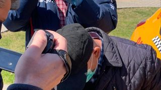 Primarul unei comune din Tulcea, arestat pentru luare de mită, după o acţiune de prindere &icirc;n flagrant - VIDEO