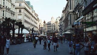 Prima ţară europeană care începe să ridice restricţiile impuse de pandemie