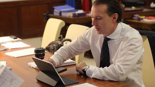 C&icirc;ţu: Avem o creştere a cheltuielilor şi o scădere a veniturilor