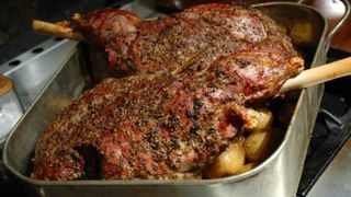 Carnea de miel. Avertismentul medicilor: Nu mai consumați carne de miel dacă suferiți de aceste boli!