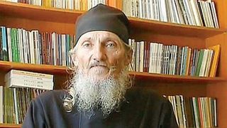 Părintele Valerian Pâslaru este grav bolnav: „Trece prin grele încercări trupești: a fost operat o dată și urmează să sufere și alte intervenții! Rugați-vă pentru sfinția sa”