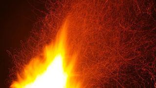 I-a dat foc concubinei chiar dacă avea ordin de restricție