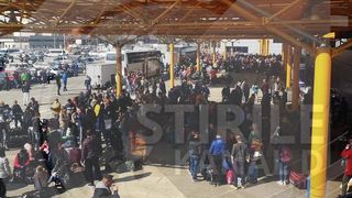 Imagini senzaționale pe Aeroportul din Cluj: Mii de rom&acirc;ni pleacă &icirc;n Germania, &icirc;n plină pandemie de coronavirus