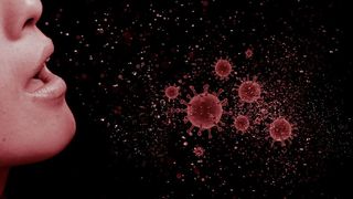  Bărbat condamnat la şase luni de &icirc;nchisoare cu suspendare, după ce a tuşit &icirc;n faţa unui poliţist local