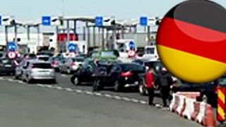 VIDEO| Blocați pe drum spre Germania: Mii de rom&acirc;ni care n-au putut să ia avionul au &icirc;ncercat să iasă din țară prin vămi