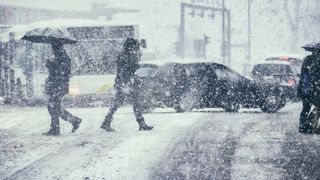 Meteo: temperaturi de 22 grade &icirc;n București, ninsori &icirc;n nordul țării