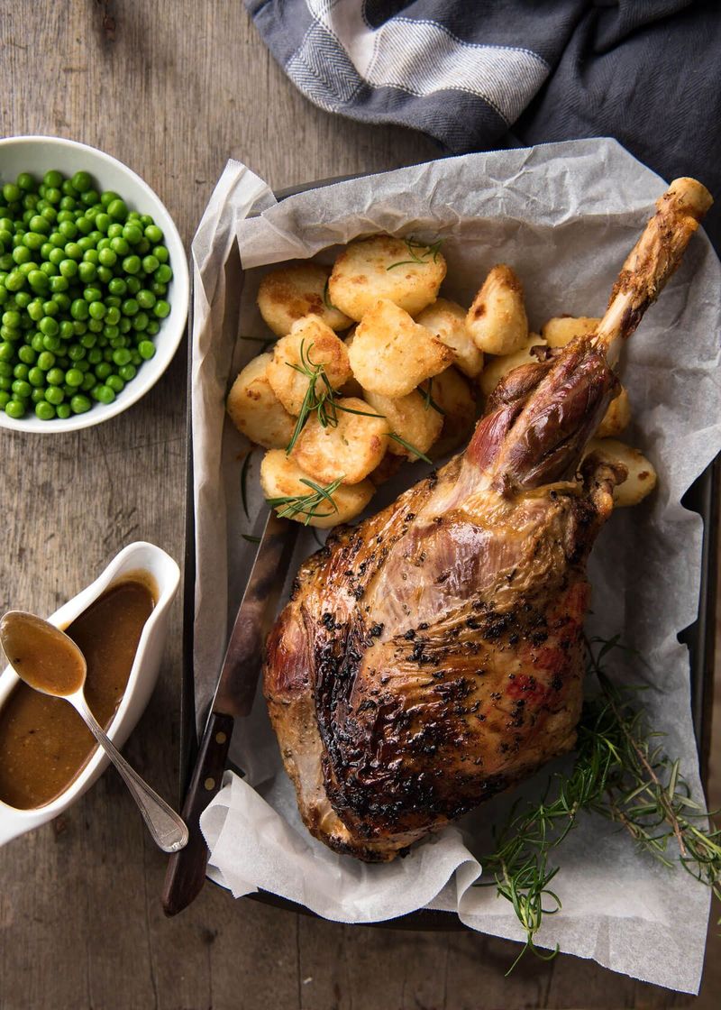 Pulpă de miel la cuptor