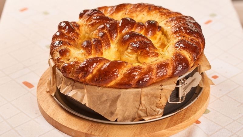 pasca cu aluat de cozonac reteta