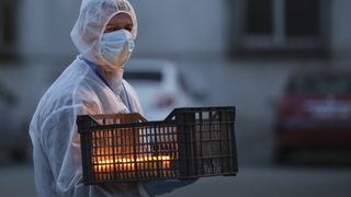 Paștele, celebrat &icirc;n izolare. Imagini senzaționale din Noaptea de &Icirc;nviere