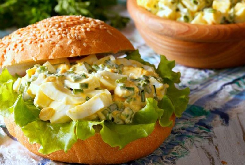 Salată de ouă