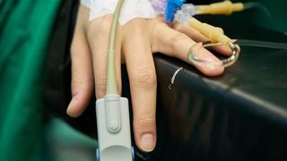 Numărul persoanelor confirmate cu coronavirus la fabrica de produse medicale din judeţul Sibiu a ajuns la 22