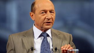 Traian Băsescu: IMM-urile pot face măşti şi halate pentru sectorul medical, dar trebuie implicate şi în marile proiecte de infrastructură