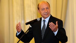 Traian Băsescu: &bdquo;Datorită testărilor puţine sunt foarte mulţi care mor sufocaţi &icirc;n casele lor&rdquo;
