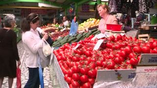 Roșiile românești au apărut în piețe. Adevărul neștiut despre aceste tomate. Cât costă un kilogram? - VIDEO