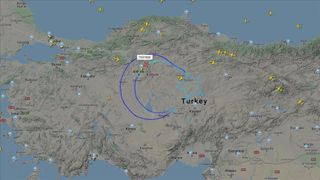 VIDEO| Un avion a desenat steagul național al Turciei pe cerul Anatoliei. Imagini fabuloase!