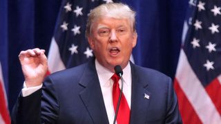 Trump, criticat de comunitatea medicală după ce a sugerat injectarea de dezinfectant ca tratament împotriva Covid-19