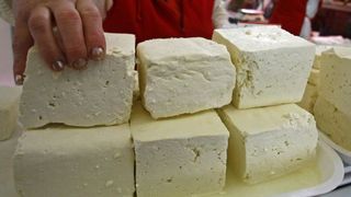 Brânza de oaie. Adevărul șocant despre această brânză extrem de populară. O cumperi fără să știi asta!