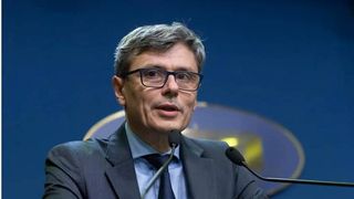 Ministrul Economiei: "Sunt convins că vor fi măşti suficiente pe piaţa din România. În curând, producţia zilnică de măşti în ţară va depăşi un milion" 