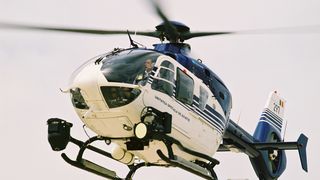 Supraveghere din elicopter pentru localităţile în care ar putea să apară conflicte stradale