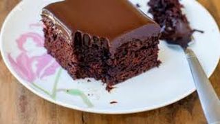 Negresă cu glazură de ciocolată. Rețeta corectă a marilor cofetari