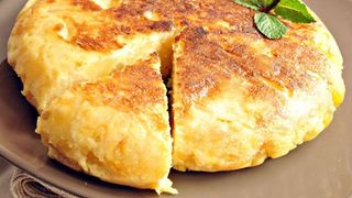 Omleta cu cartofi. Foarte ușor de preparat și extrem de gustoasă. Rețeta, pas cu pas!