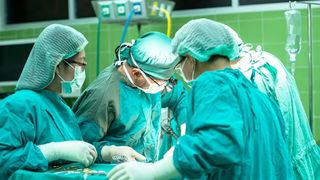 Pacienți covid în stare gravă. Medicii le-au amputat picioarele