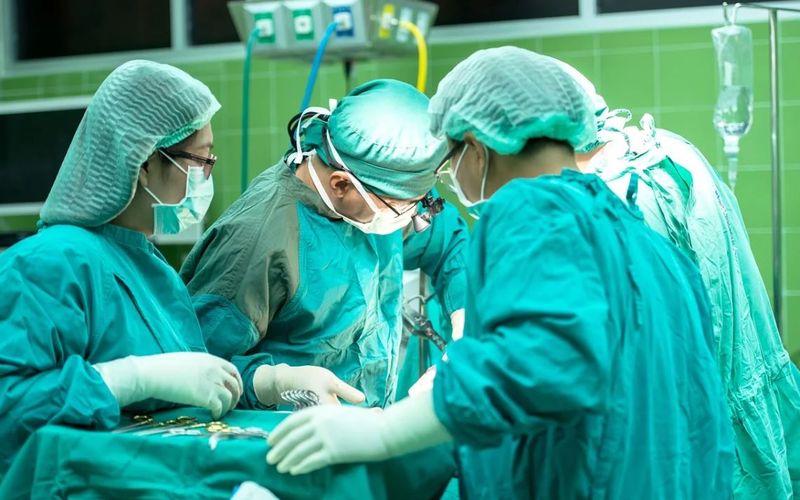 Pacienți covid în stare gravă. Medicii le-au amputat picioarele