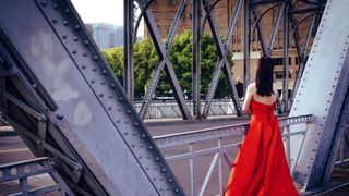 &Icirc;ți prezentăm 5 rochii de seară cu trenă pentru evenimentele la care vrei să arăți răvășitor!