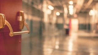 Cluj: Bărbat trimis &icirc;n judecată după ce a fugit din spital, el fiind suspectat de infectare cu Covid-19