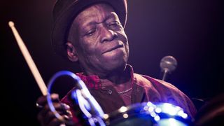 Bateristul Tony Allen, inovator al genului afrobeat, a murit la v&acirc;rsta de 79 de ani