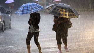 Vreme capricioasă &icirc;n luna mai: frig și ploi torențiale