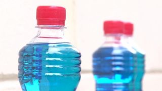 Iaşi: Zece persoane au murit după ce s-au intoxicat cu spirt care conţinea alcool metilic