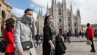 Italia &icirc;ncepe să iasă din izolare &icirc;ntr-o semi-libertate supravegheată